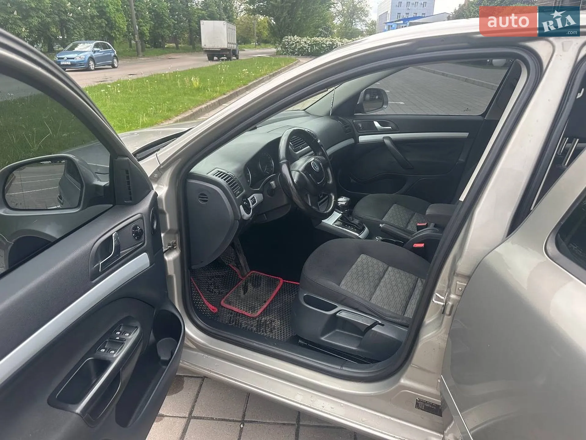 2010 Skoda Octavia - мініатюра 6