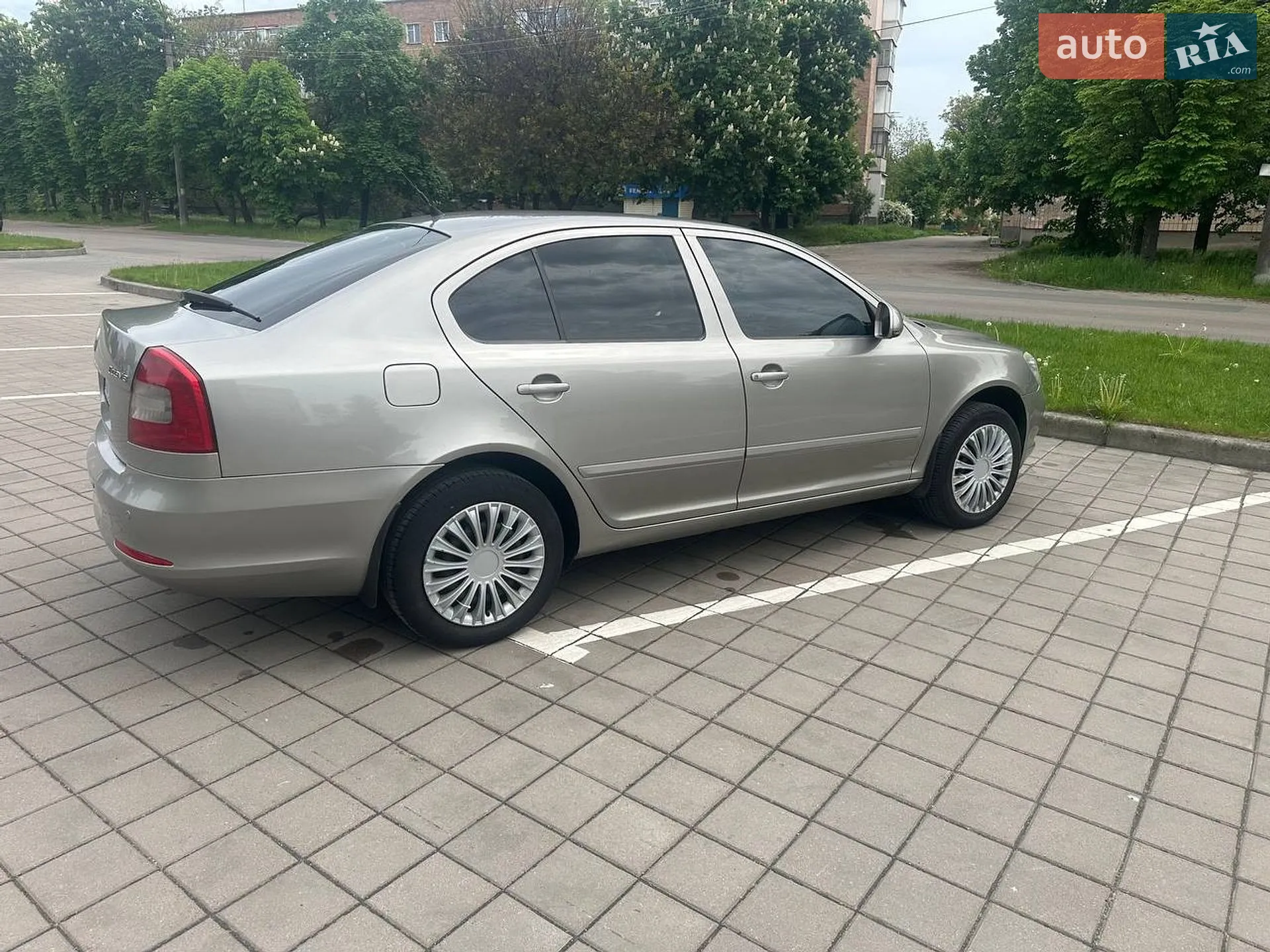2010 Skoda Octavia - мініатюра 3