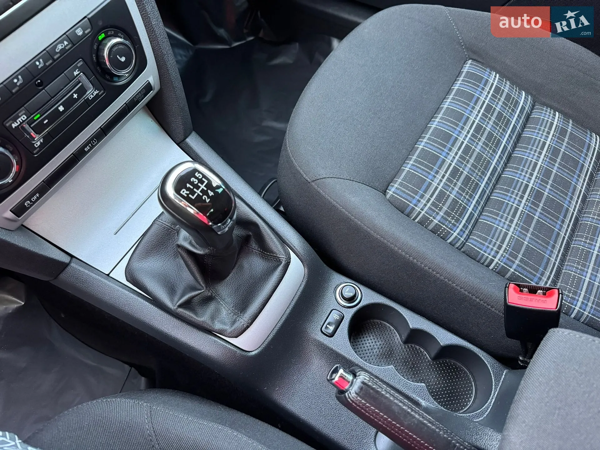 2013 Skoda Octavia - мініатюра 31