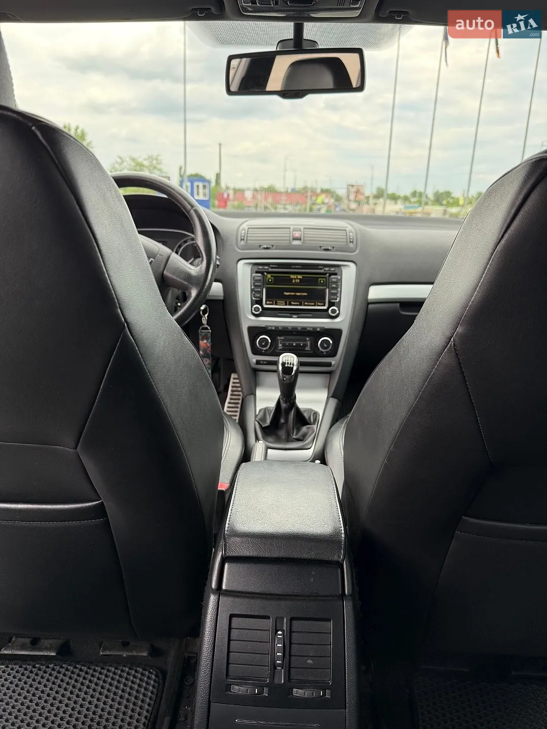 2010 Skoda Octavia - мініатюра 16