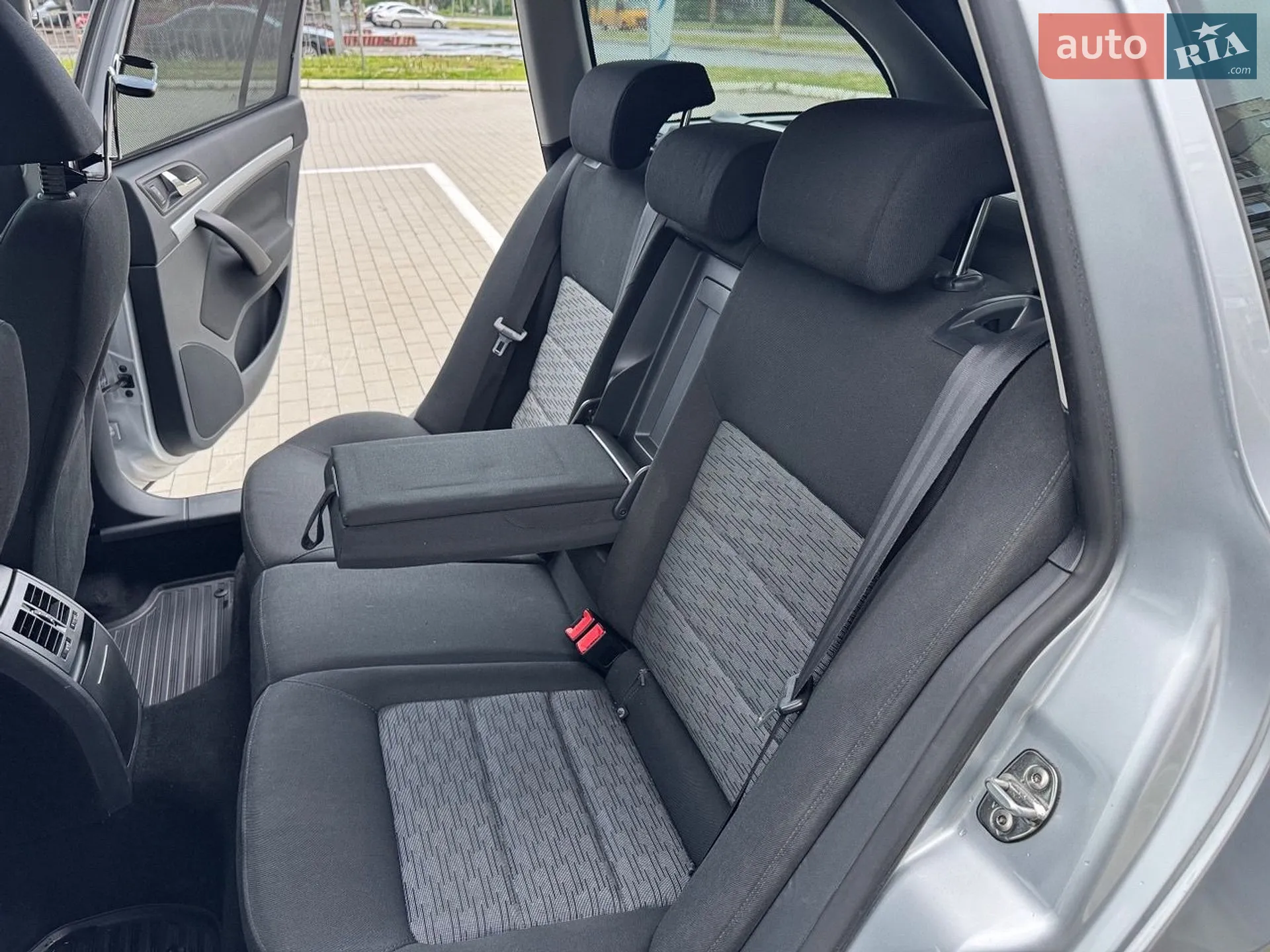 2010 Skoda Octavia - мініатюра 11