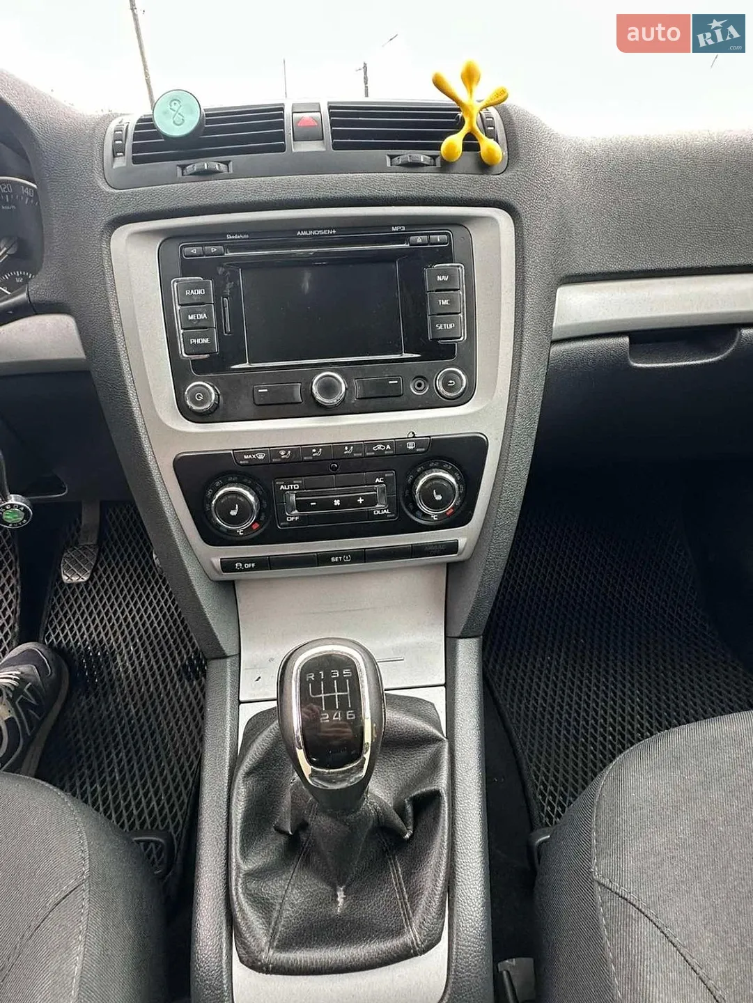 2011 Skoda Octavia - мініатюра 17