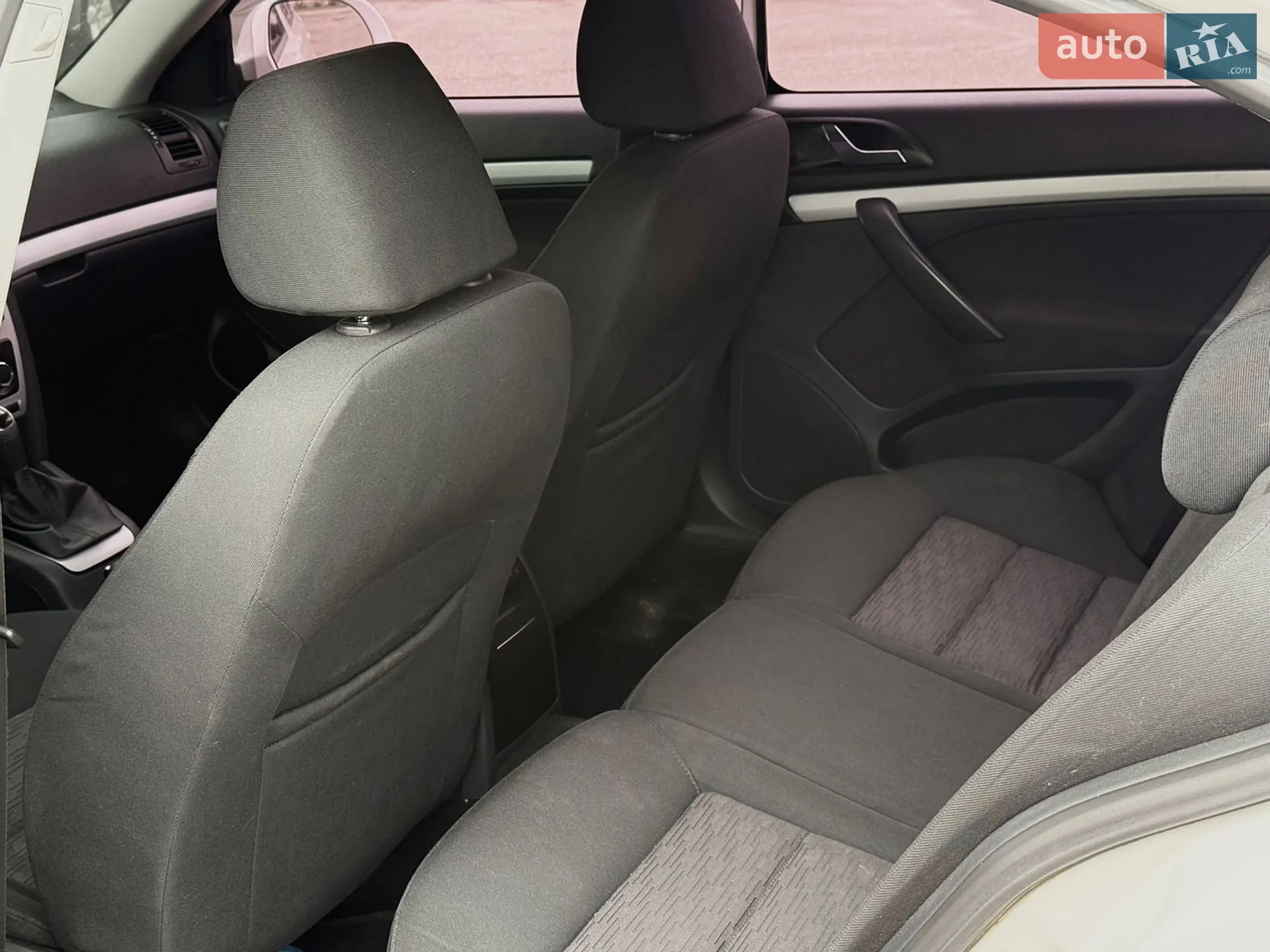 2010 Skoda Octavia - мініатюра 6