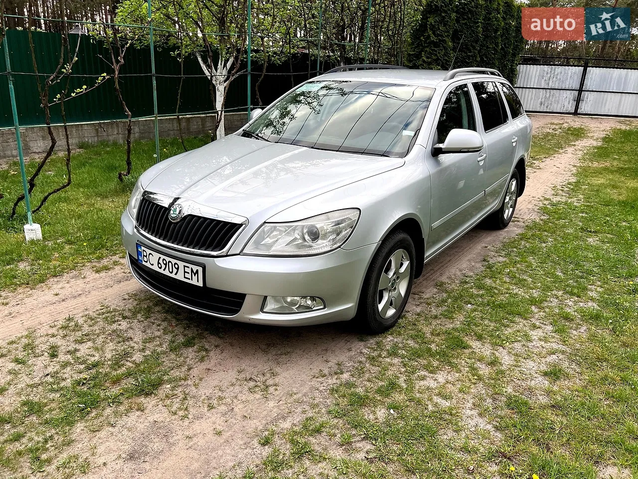 2010 Skoda Octavia - мініатюра 27