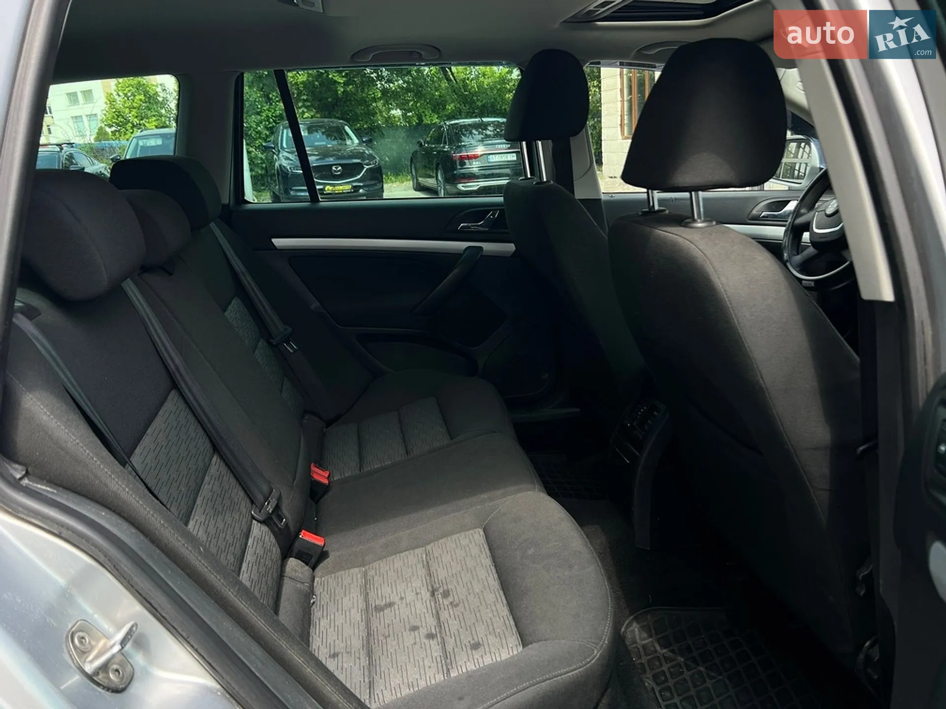 2010 Skoda Octavia - мініатюра 16