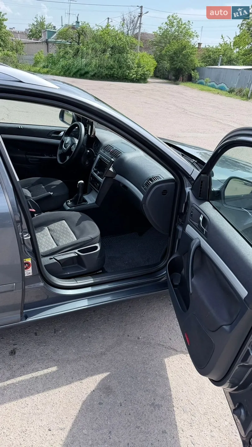 2010 Skoda Octavia - мініатюра 8