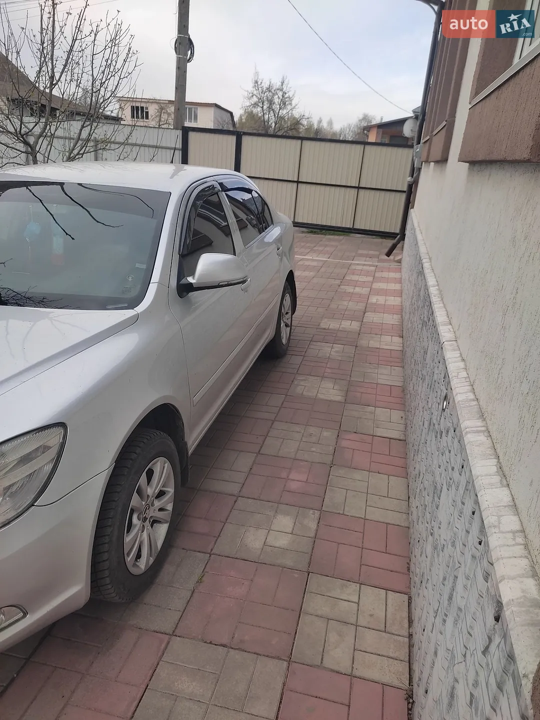 2010 Skoda Octavia - мініатюра 2