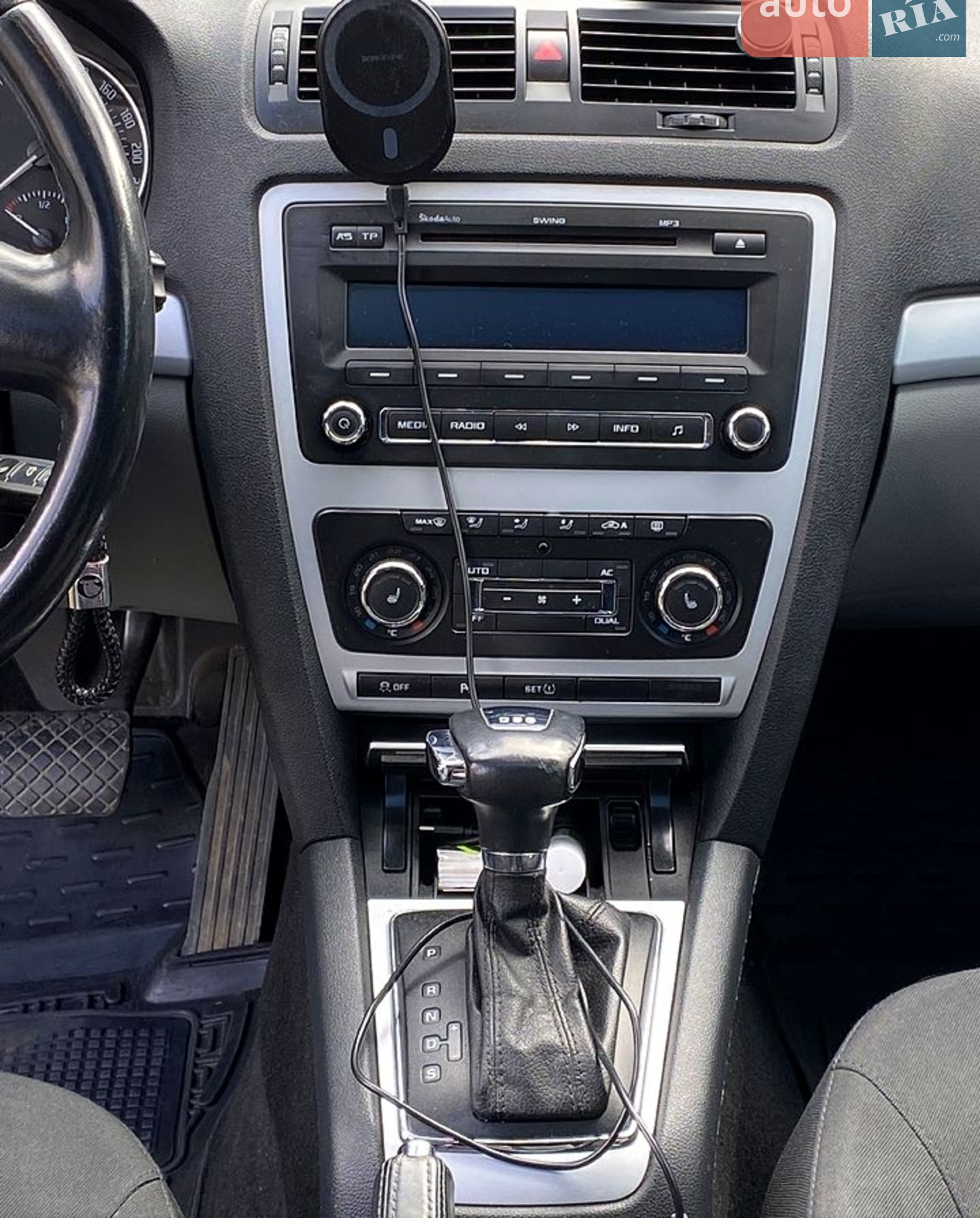 2010 Skoda Octavia - мініатюра 11