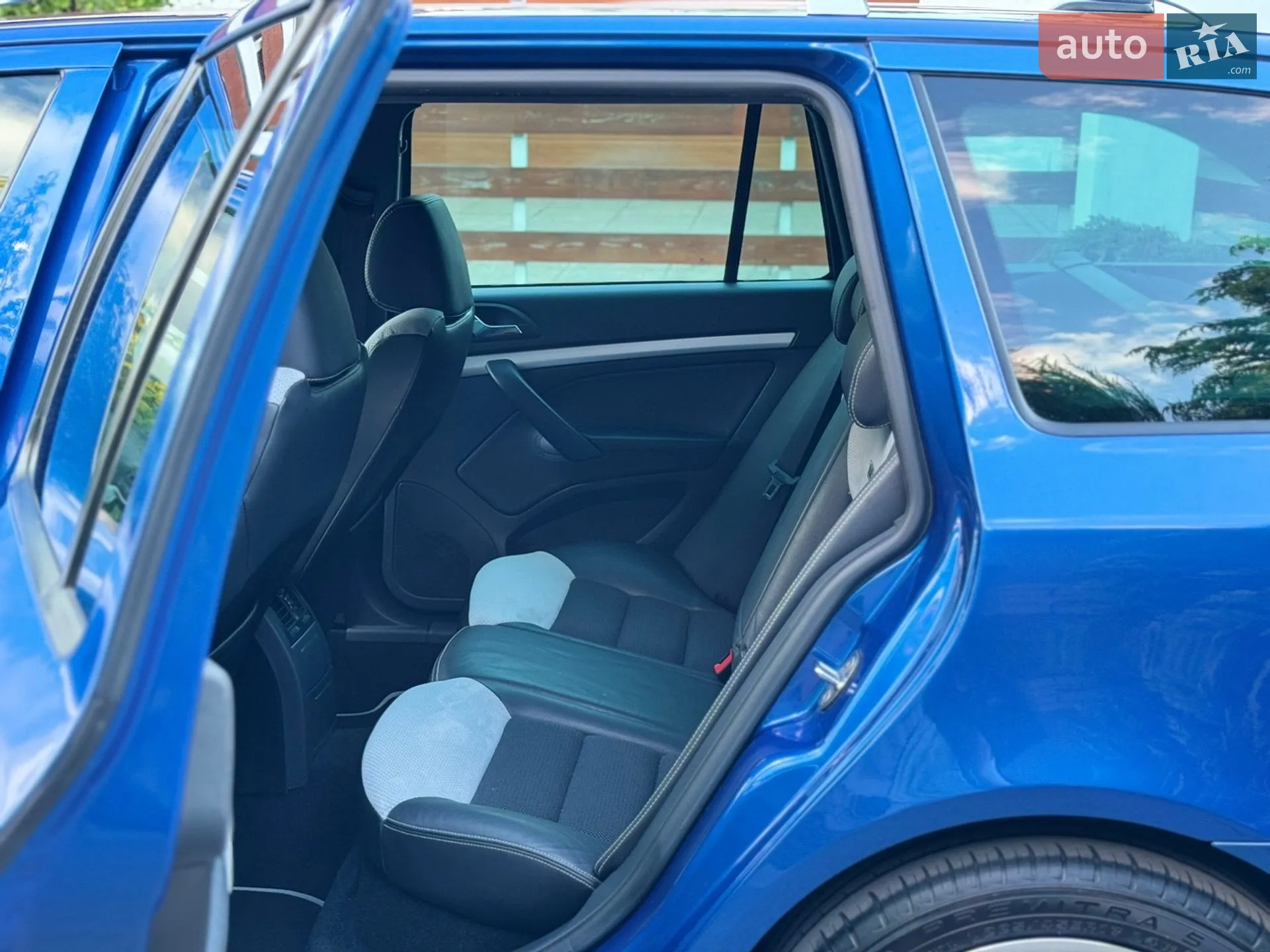 2010 Skoda Octavia - мініатюра 48
