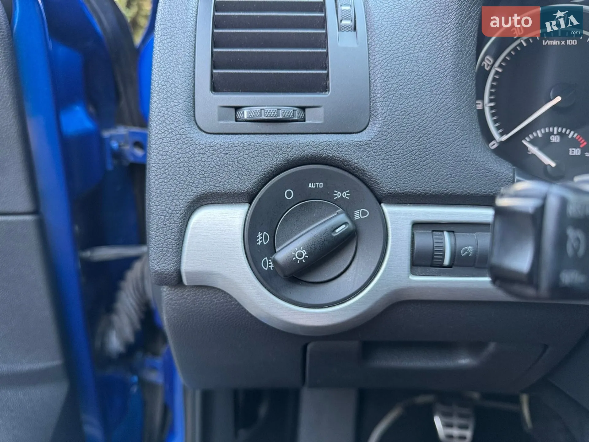 2010 Skoda Octavia - мініатюра 72