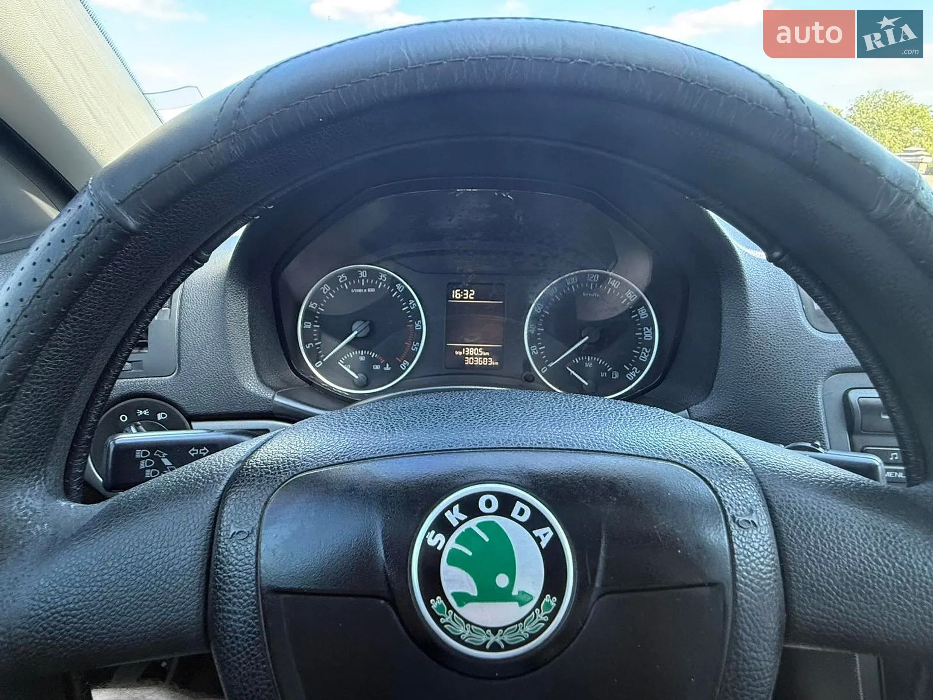 2011 Skoda Octavia - мініатюра 11