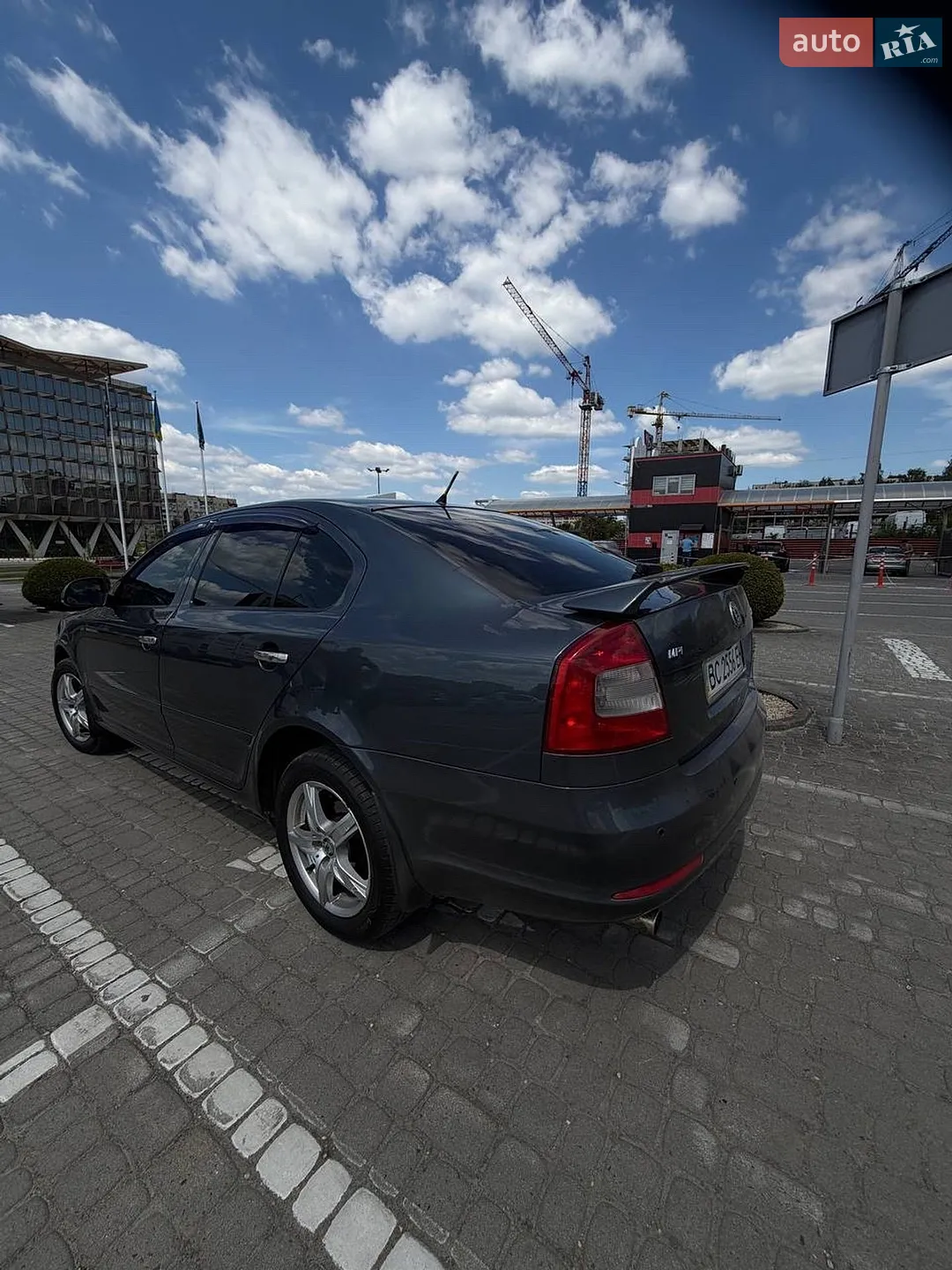 2010 Skoda Octavia - мініатюра 5