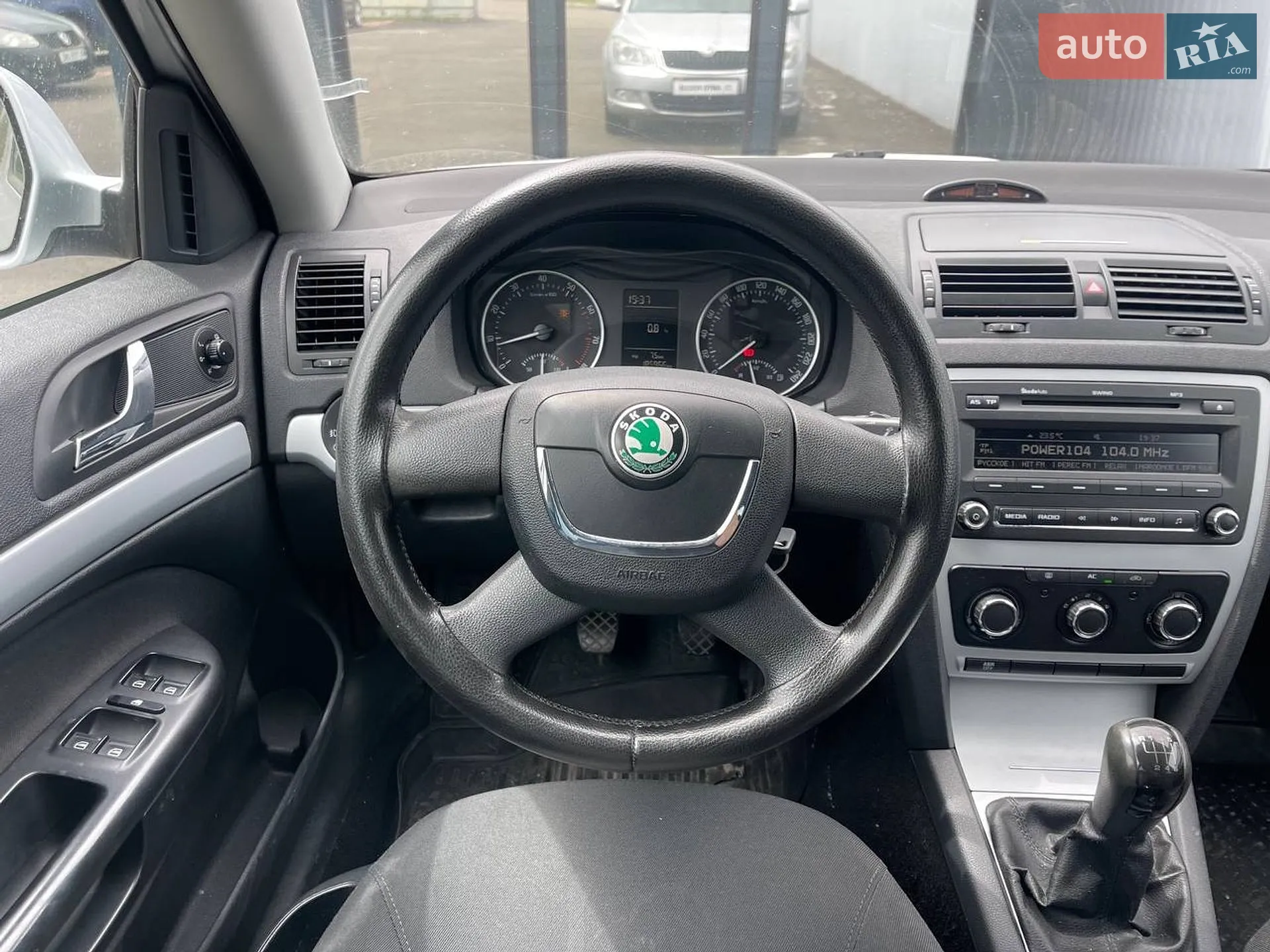 2010 Skoda Octavia - мініатюра 14