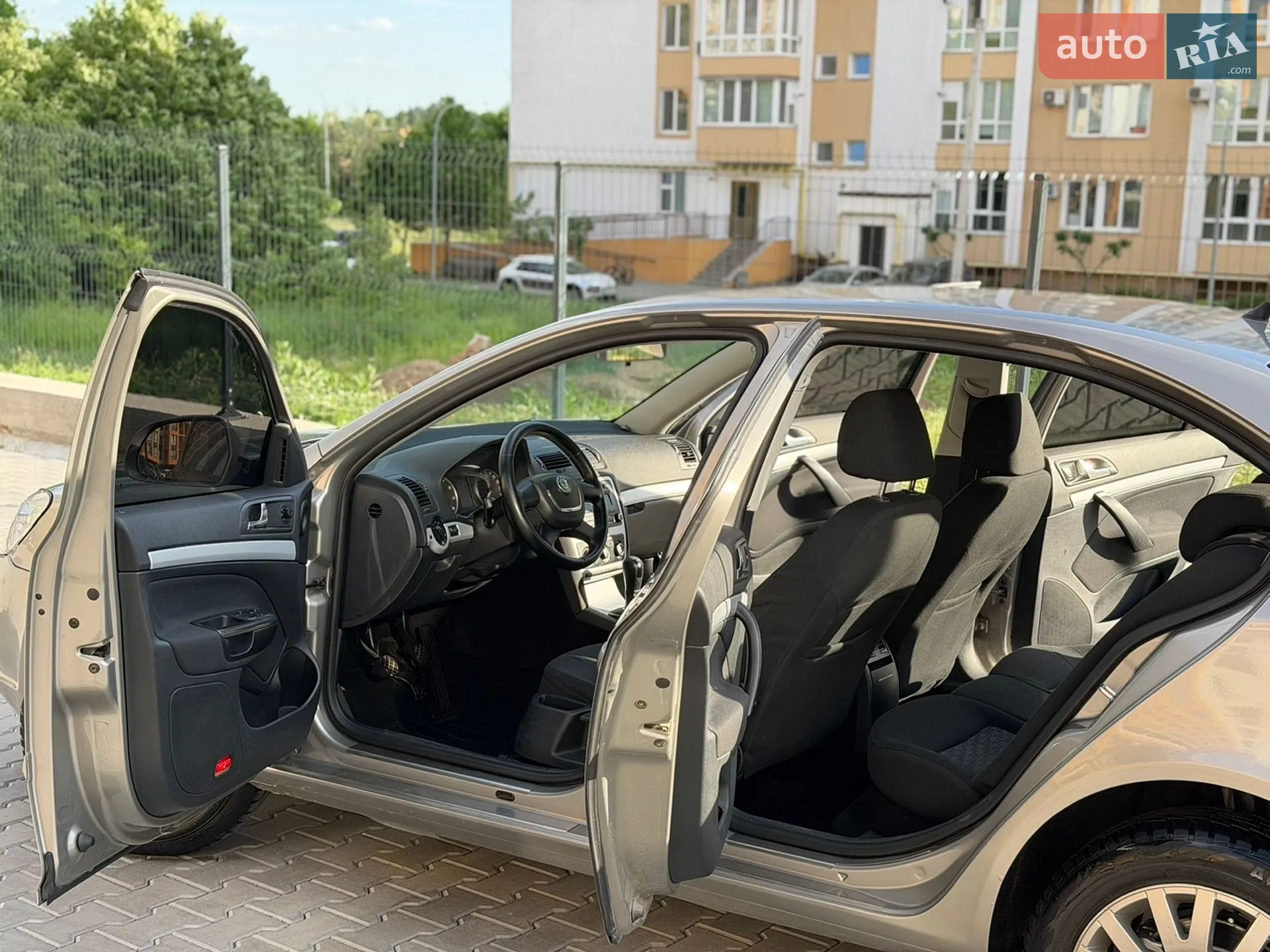 2010 Skoda Octavia - мініатюра 21