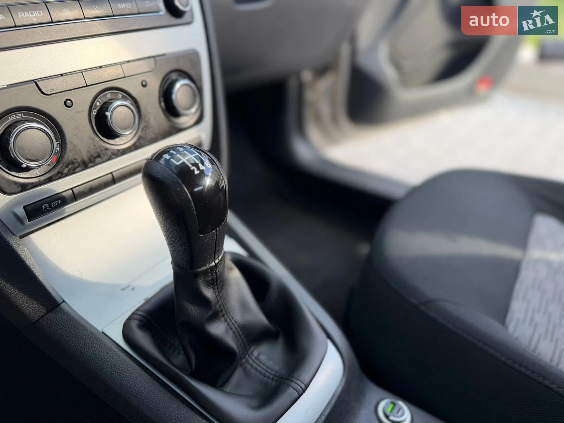 2010 Skoda Octavia - мініатюра 27