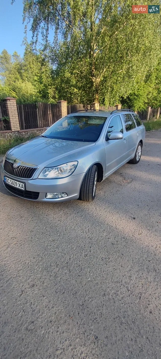 2010 Skoda Octavia - мініатюра 3