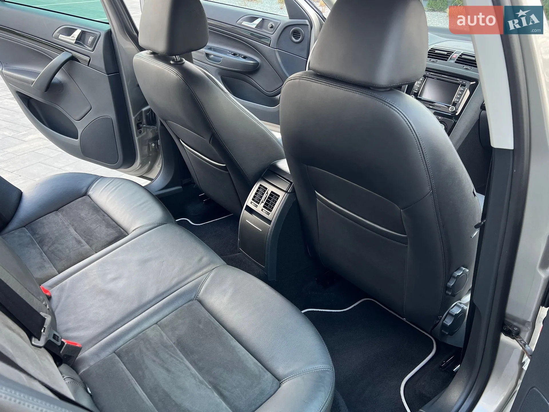 2011 Skoda Octavia - мініатюра 122