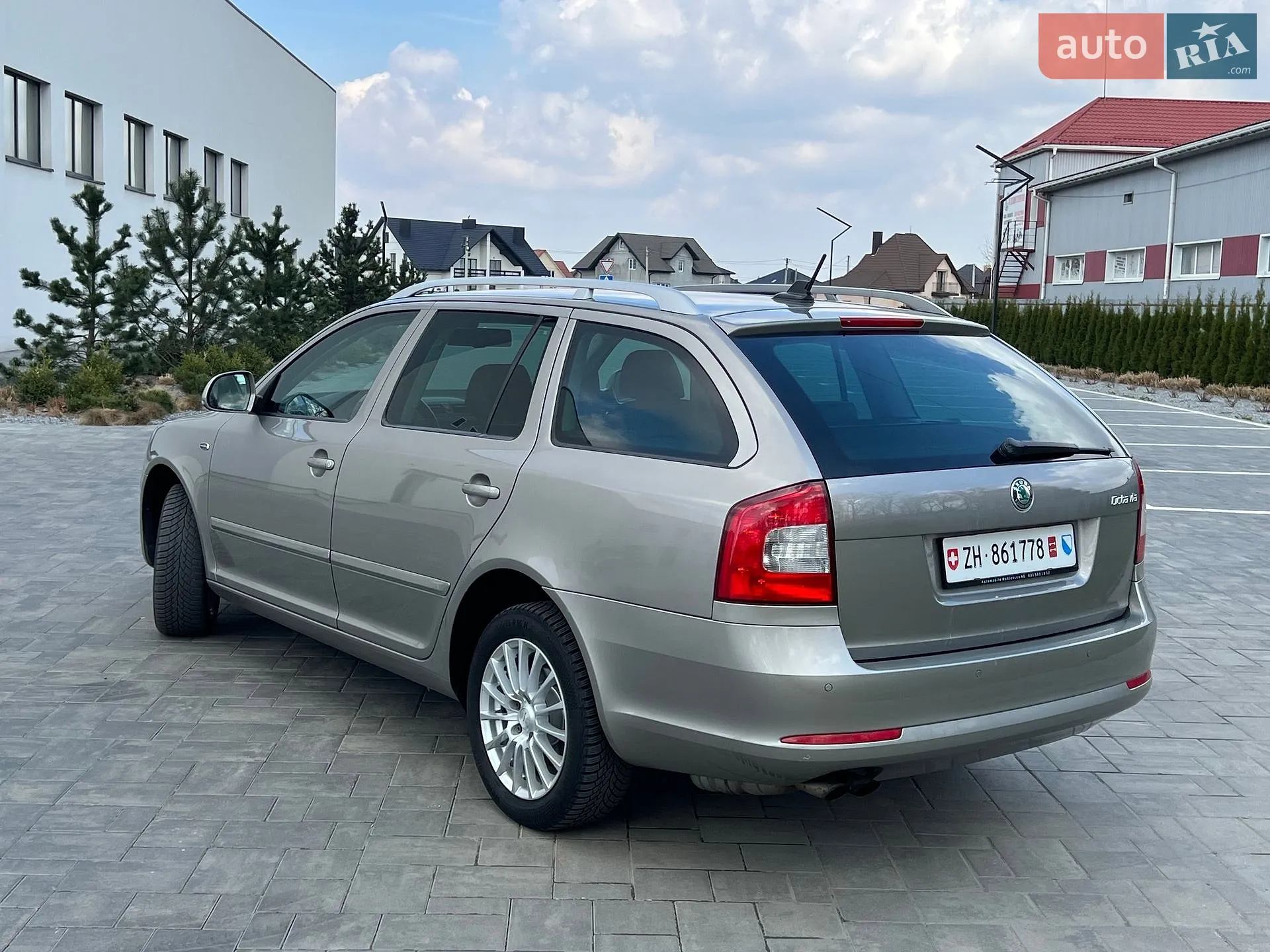 2011 Skoda Octavia - мініатюра 192
