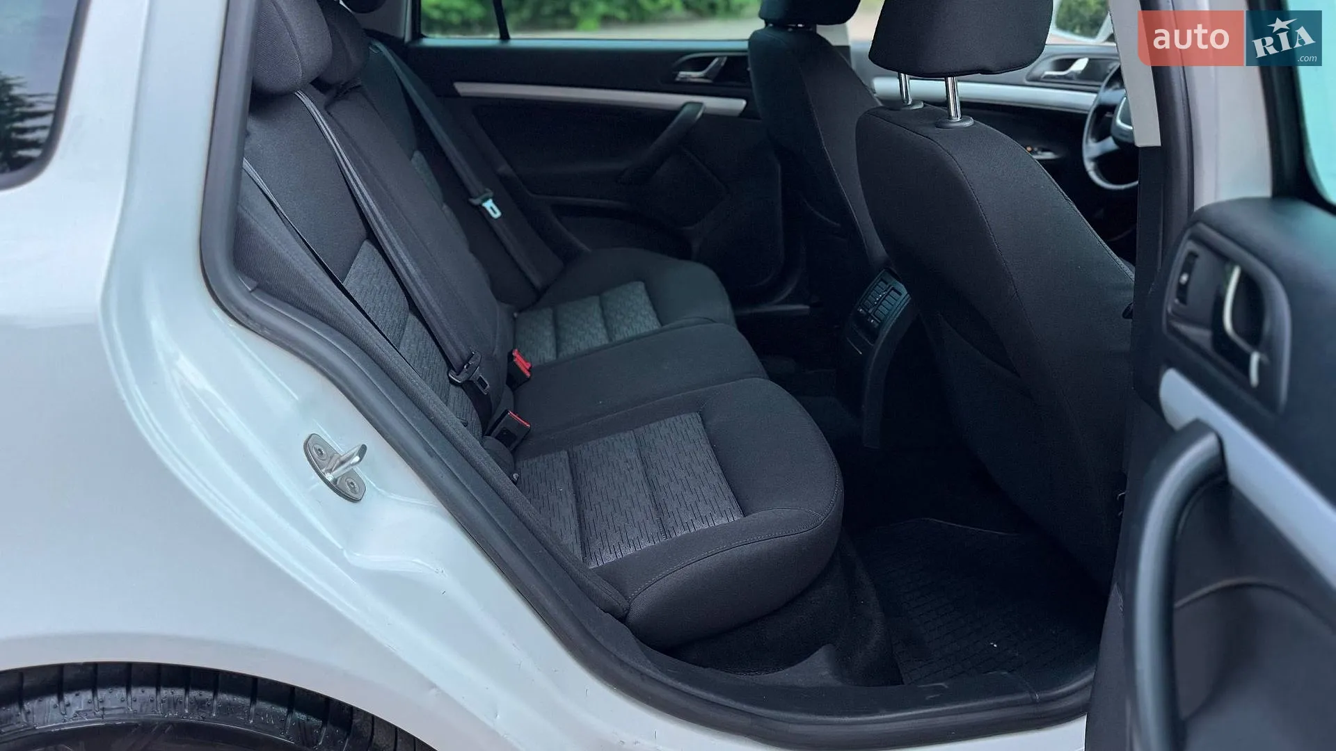 2012 Skoda Octavia - мініатюра 43