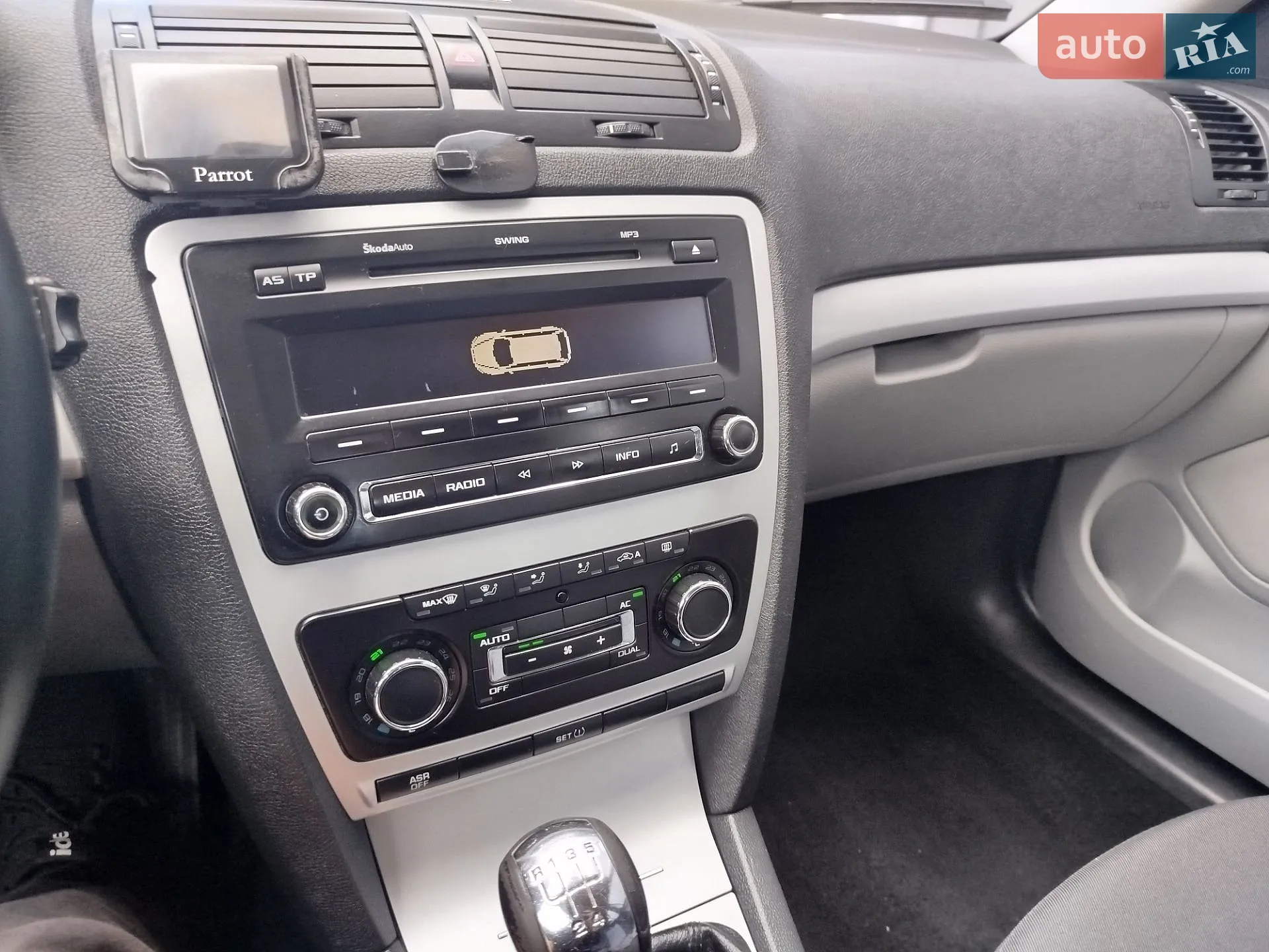 2010 Skoda Octavia - мініатюра 35
