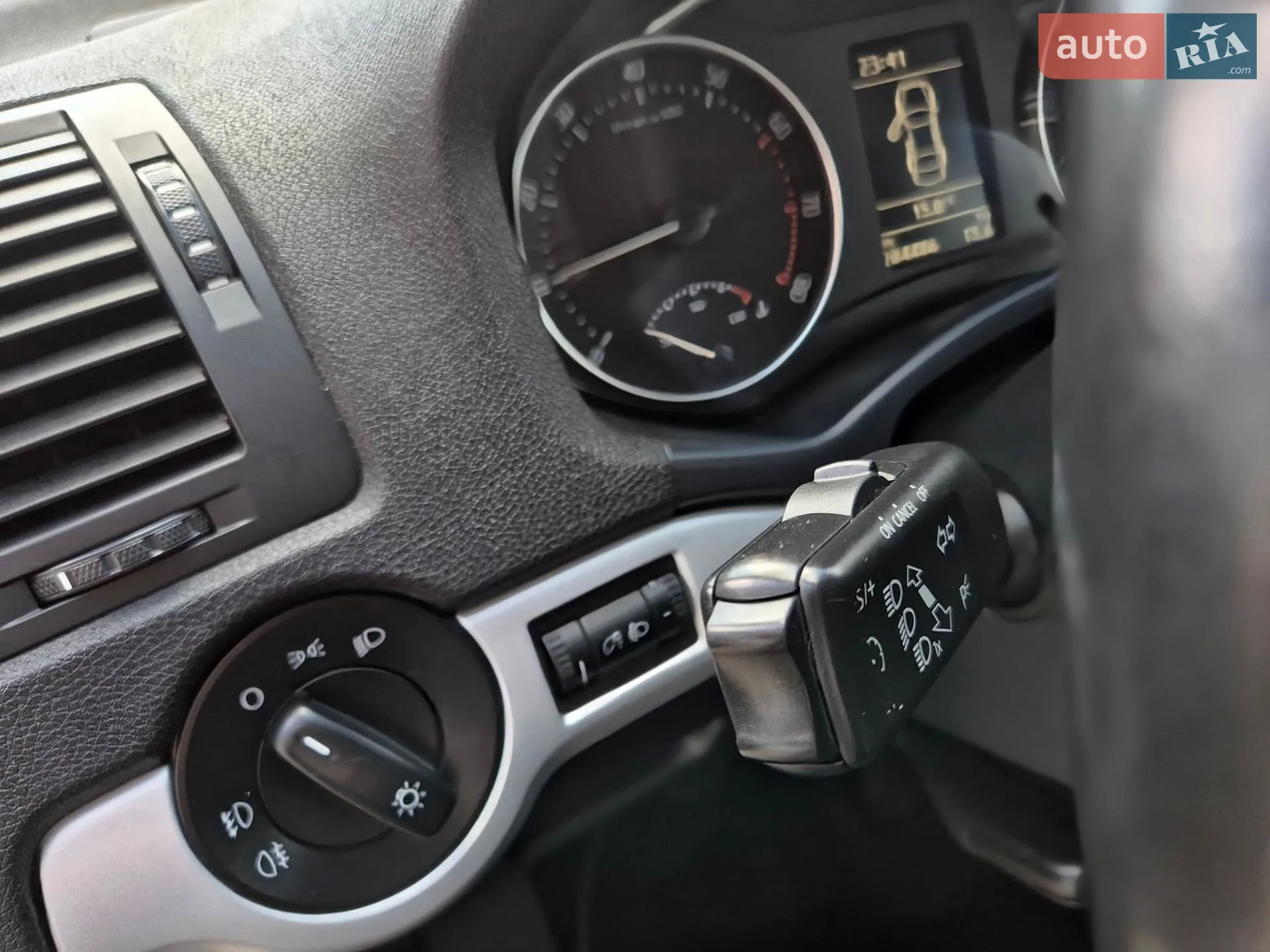 2011 Skoda Octavia - мініатюра 17