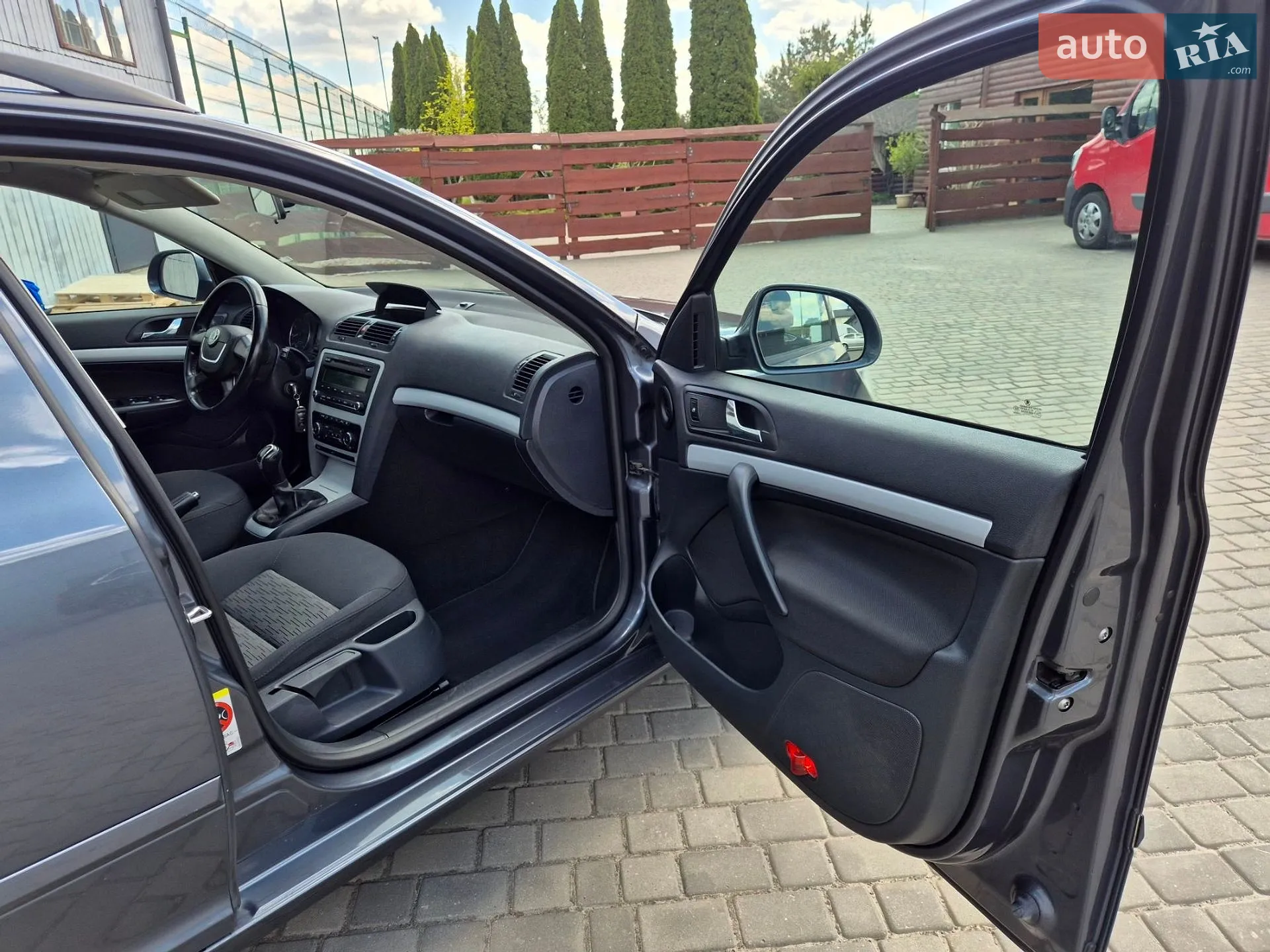 2011 Skoda Octavia - мініатюра 21