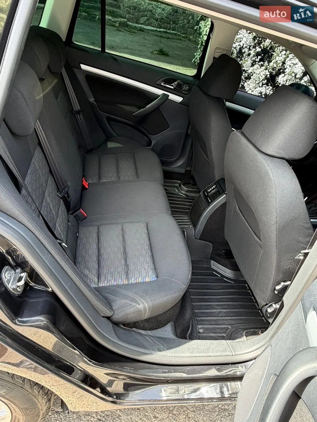 2011 Skoda Octavia - мініатюра 18