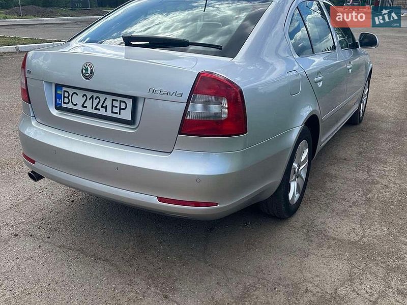 Лифтбек Skoda Octavia 2012 в Кропивницком