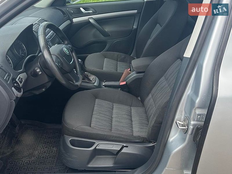 Лифтбек Skoda Octavia 2012 в Кропивницком