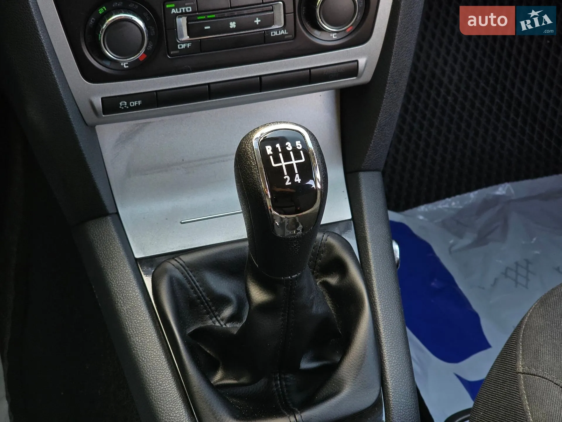 2011 Skoda Octavia - мініатюра 32