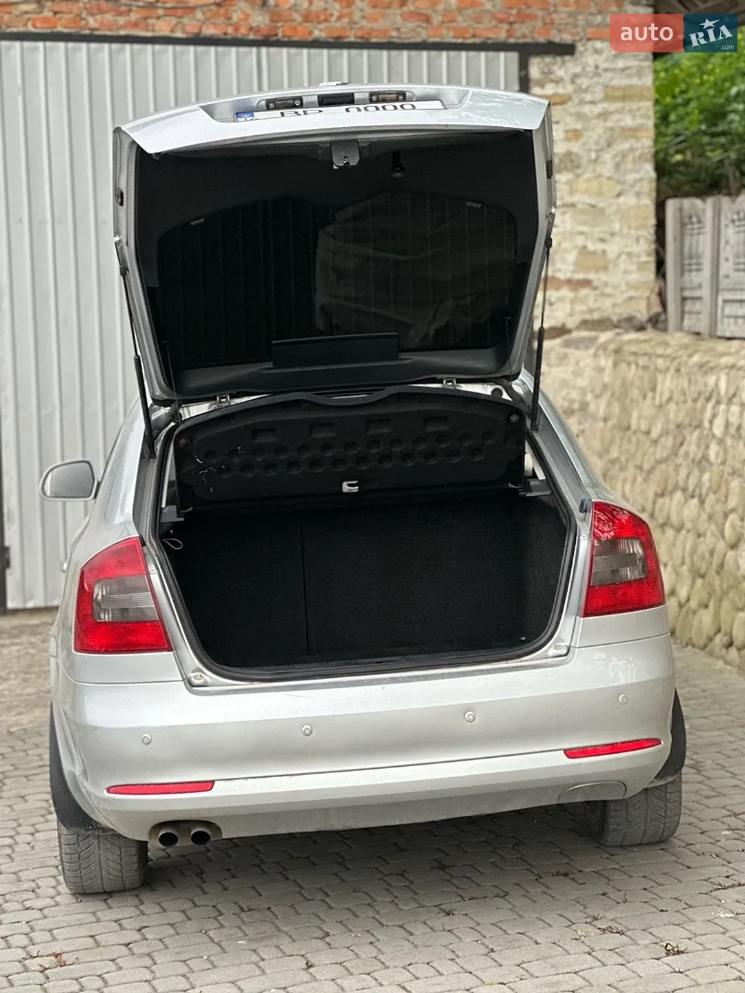 2010 Skoda Octavia - мініатюра 26