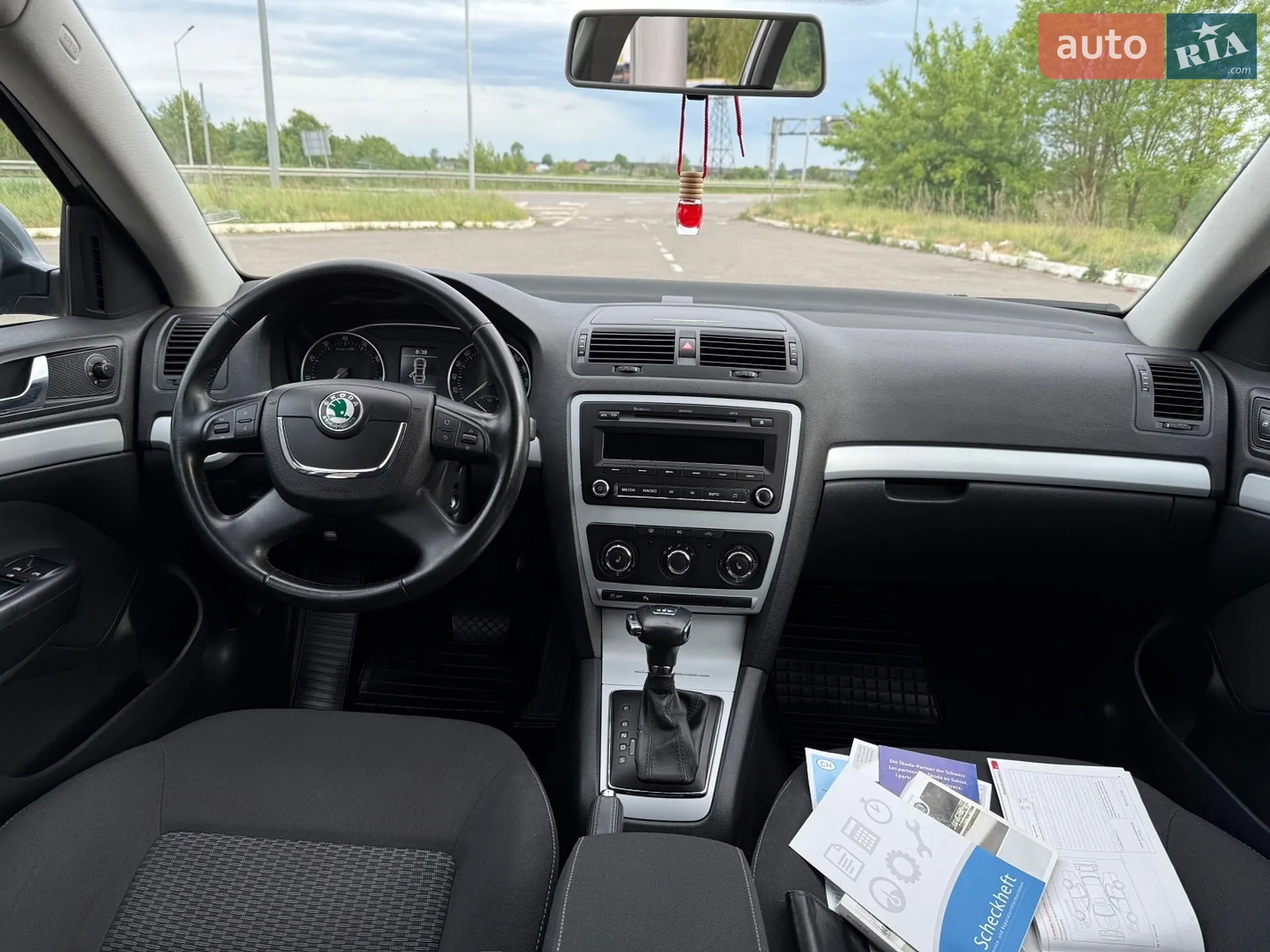 2010 Skoda Octavia - мініатюра 28