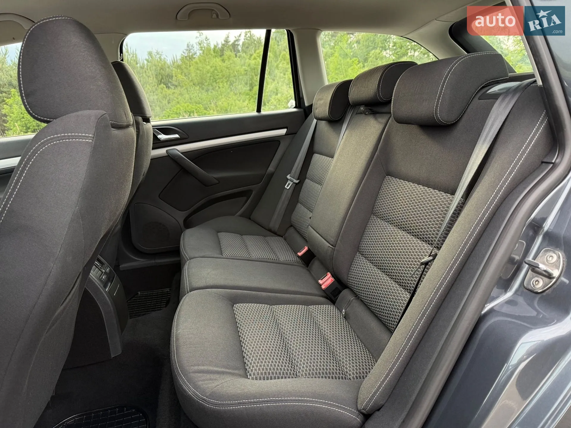 2010 Skoda Octavia - мініатюра 45