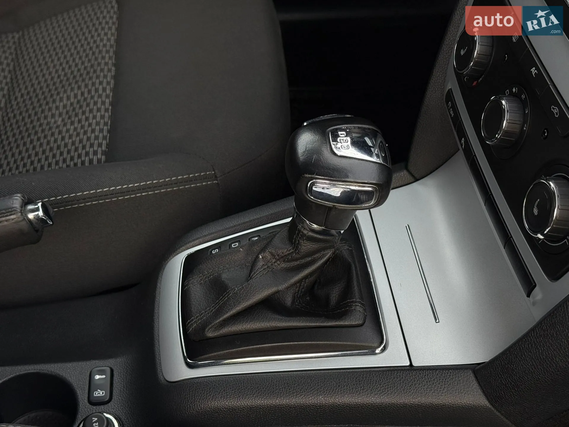 2010 Skoda Octavia - мініатюра 60