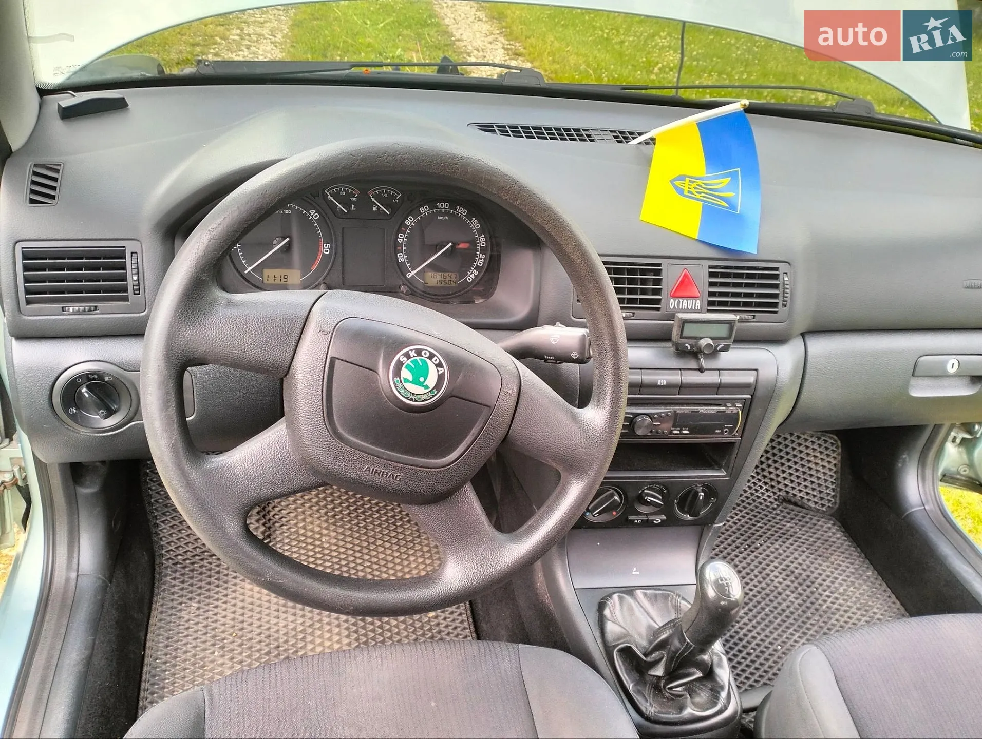 2010 Skoda Octavia - мініатюра 19