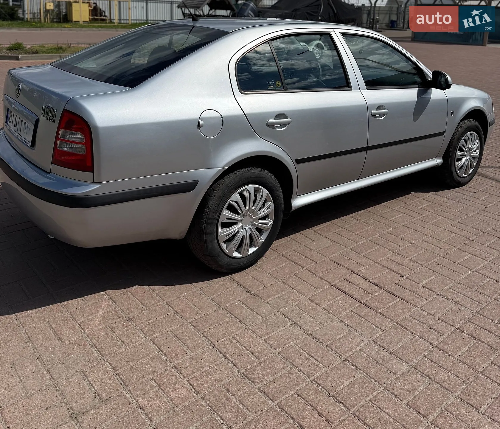2010 Skoda Octavia - мініатюра 2