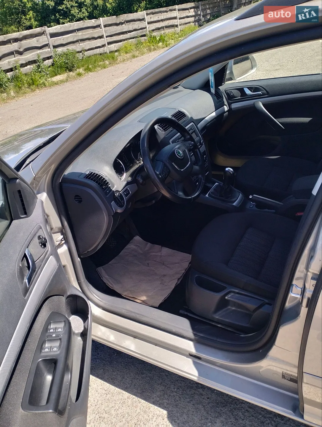 2010 Skoda Octavia - мініатюра 10