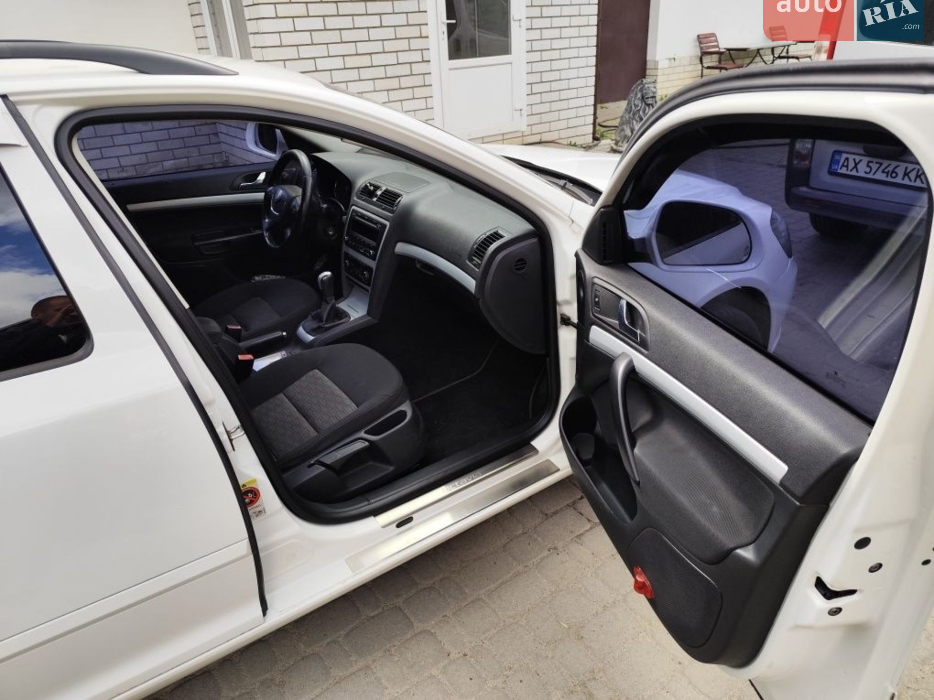 2010 Skoda Octavia - мініатюра 6