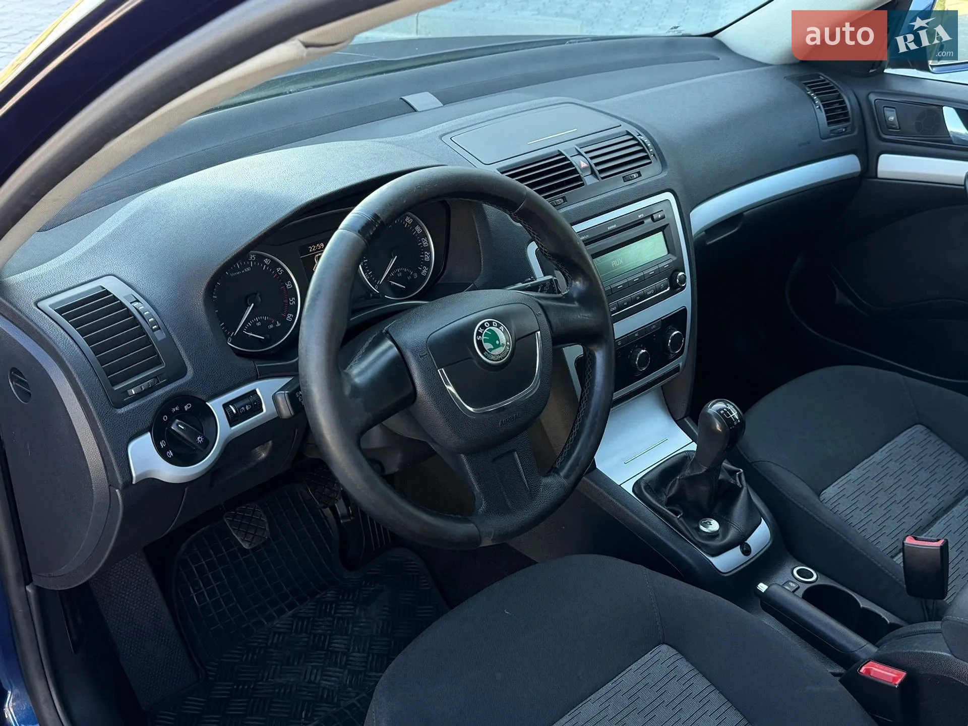 2010 Skoda Octavia - мініатюра 8