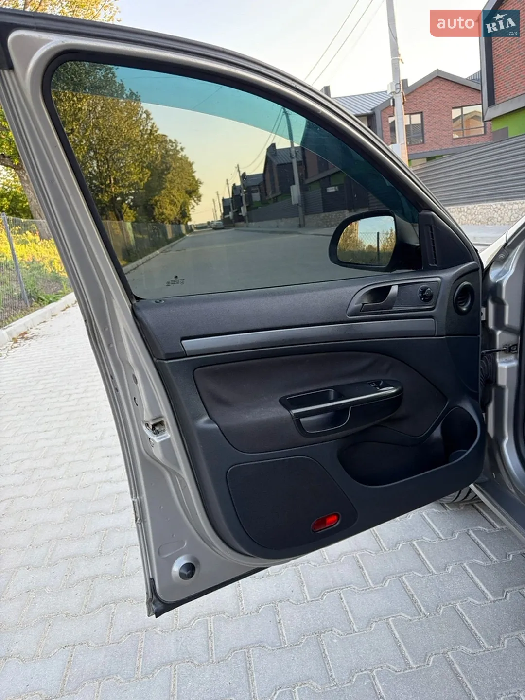 2010 Skoda Octavia - мініатюра 15