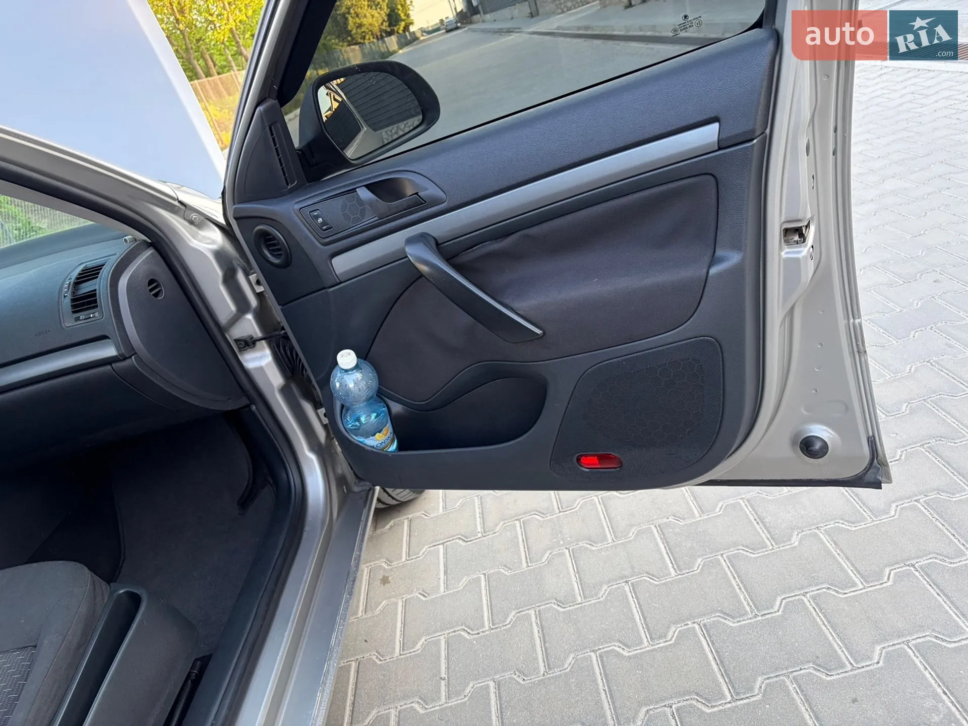 2010 Skoda Octavia - мініатюра 22