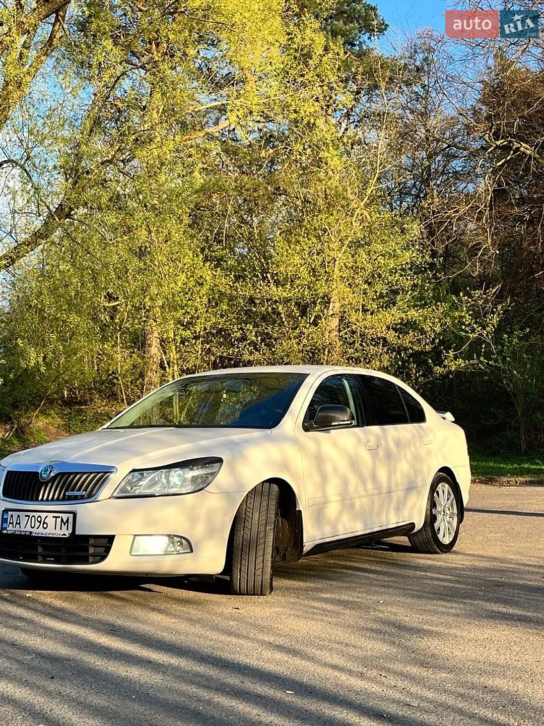 2010 Skoda Octavia - мініатюра 2