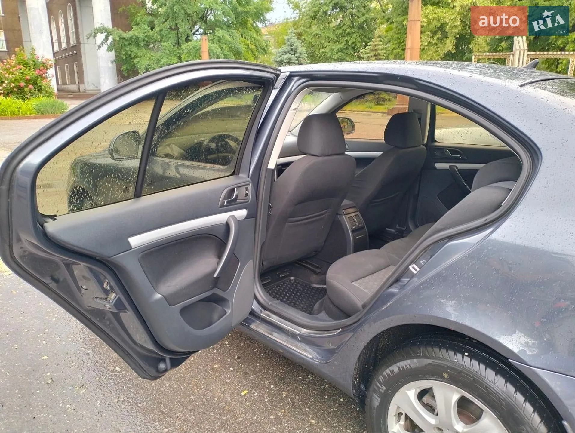 2010 Skoda Octavia - мініатюра 18