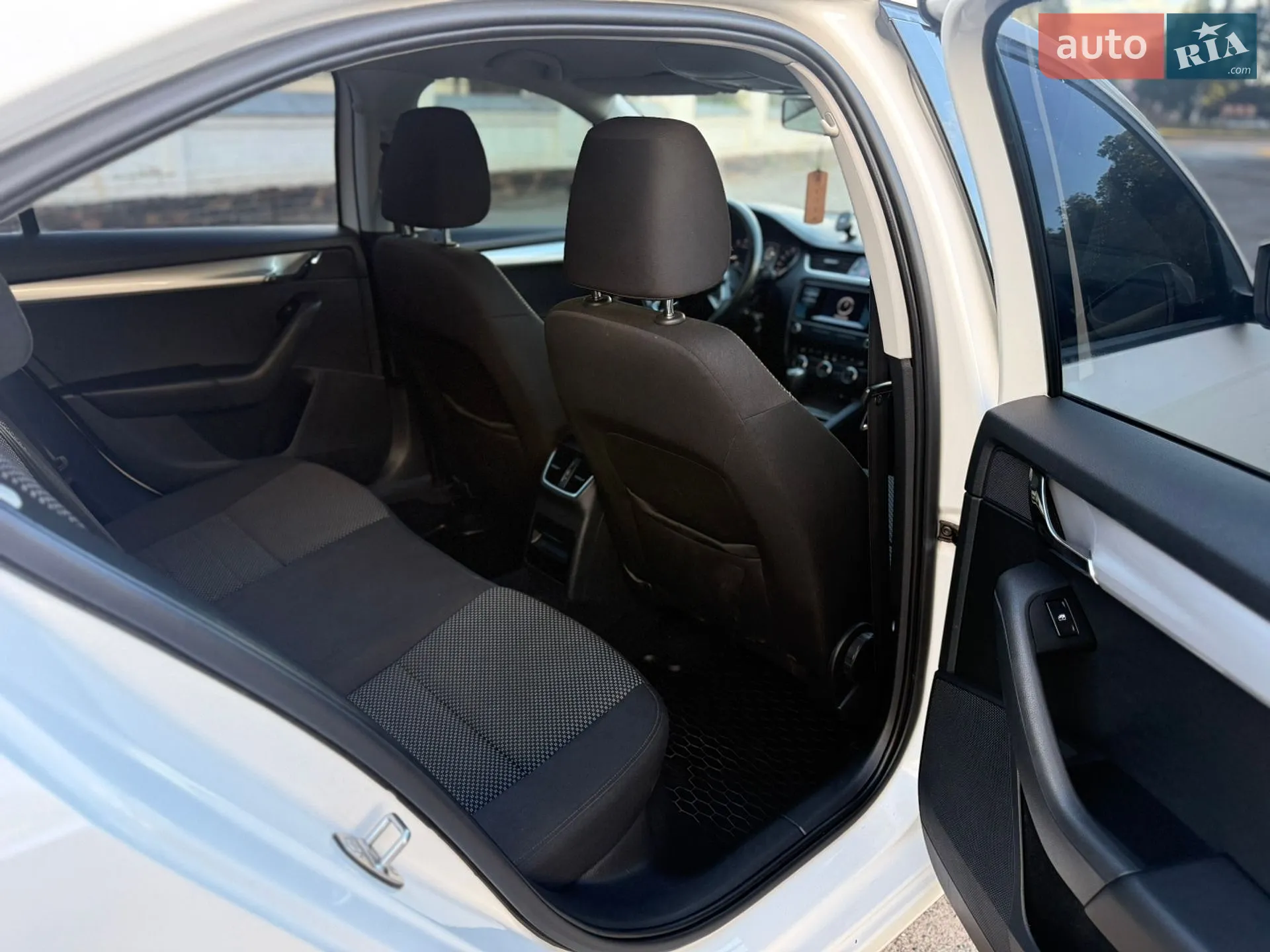 2016 Skoda Octavia - мініатюра 29
