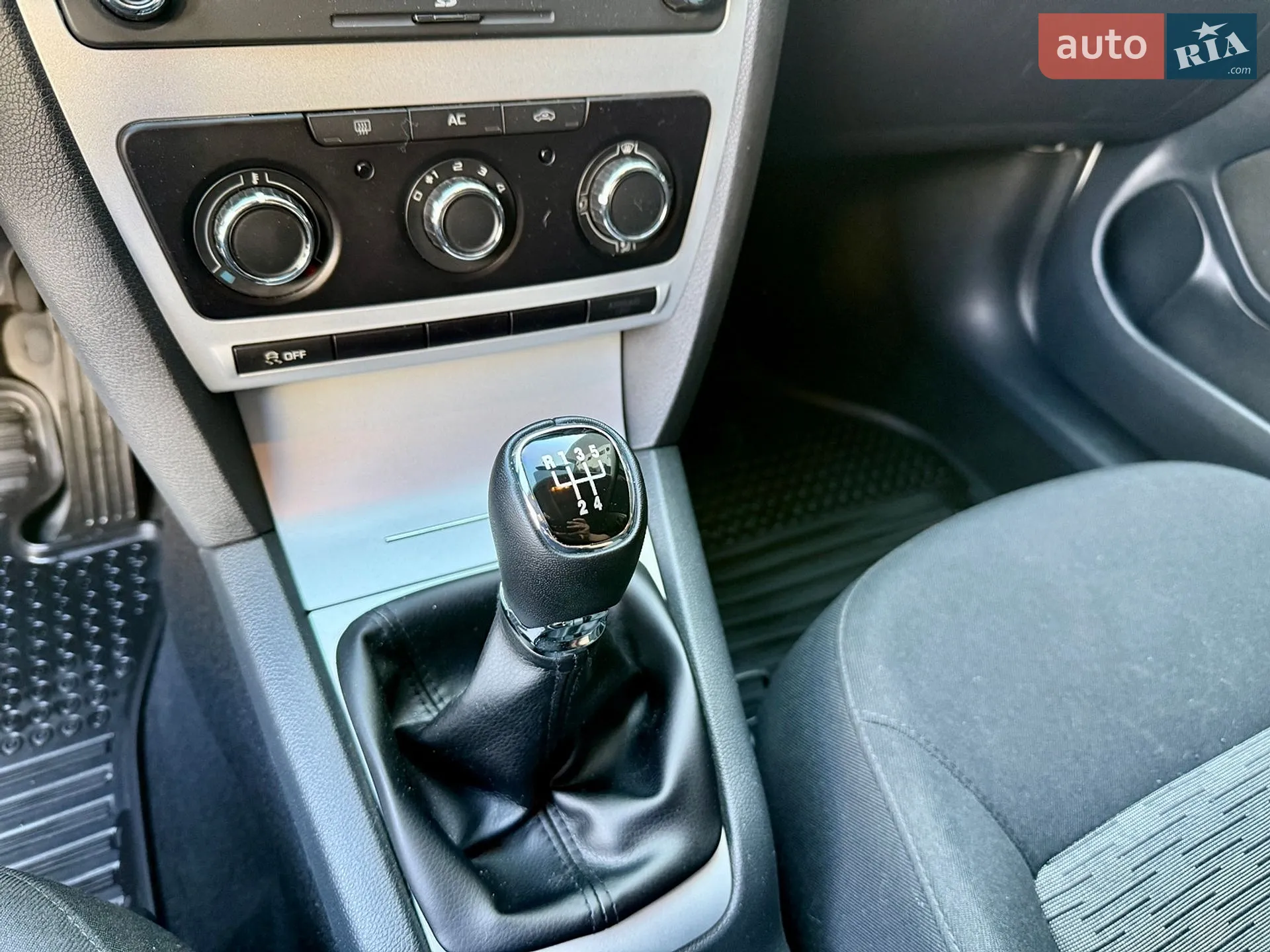 2011 Skoda Octavia - мініатюра 29