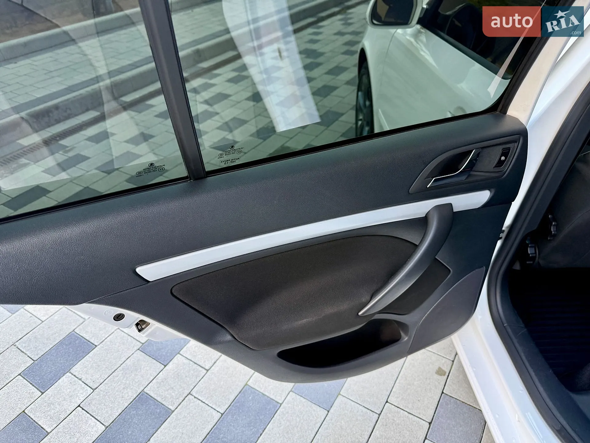 2011 Skoda Octavia - мініатюра 33