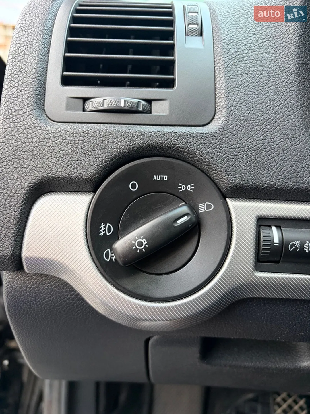 2011 Skoda Octavia - мініатюра 22