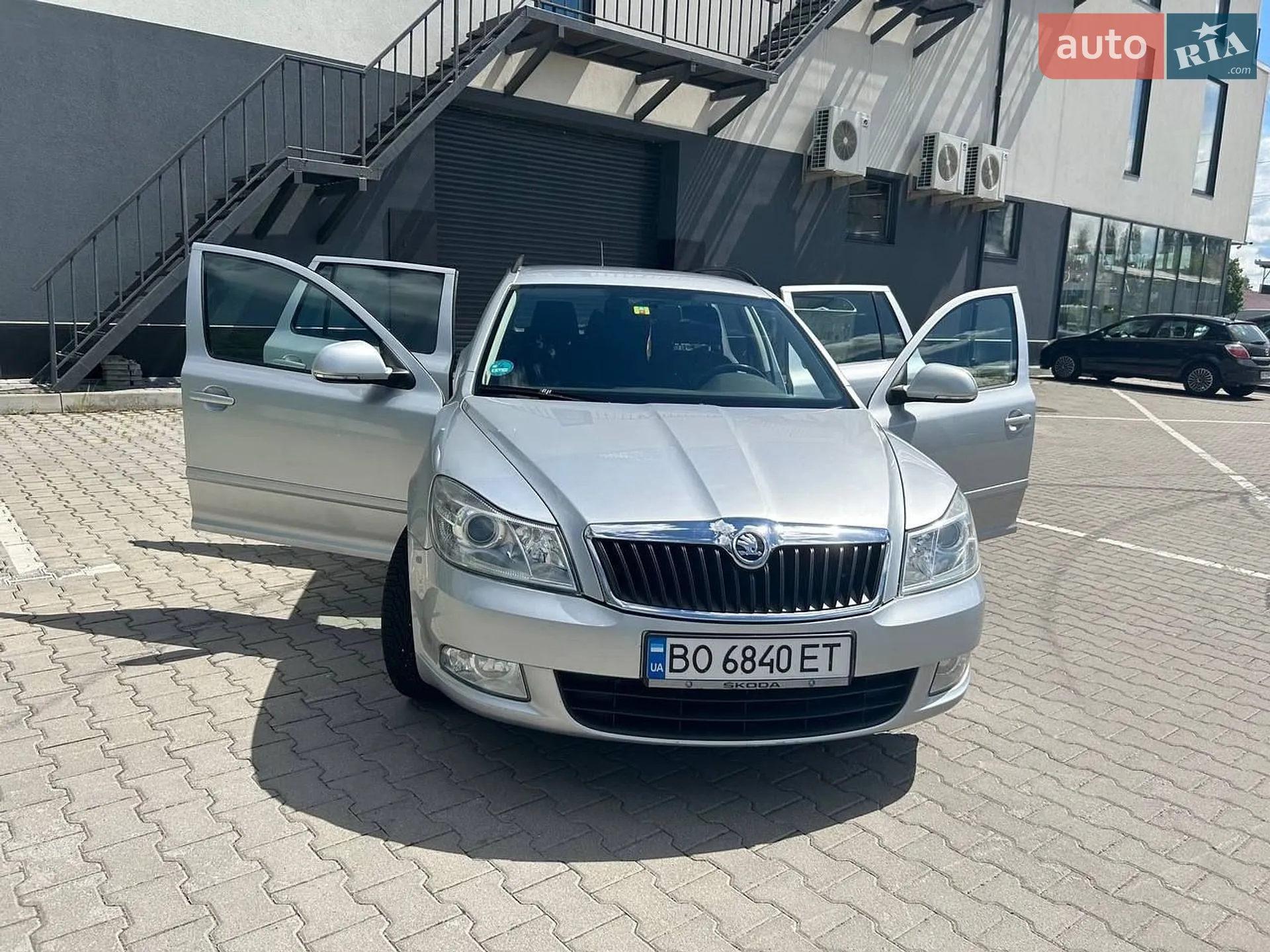 2010 Skoda Octavia - мініатюра 12