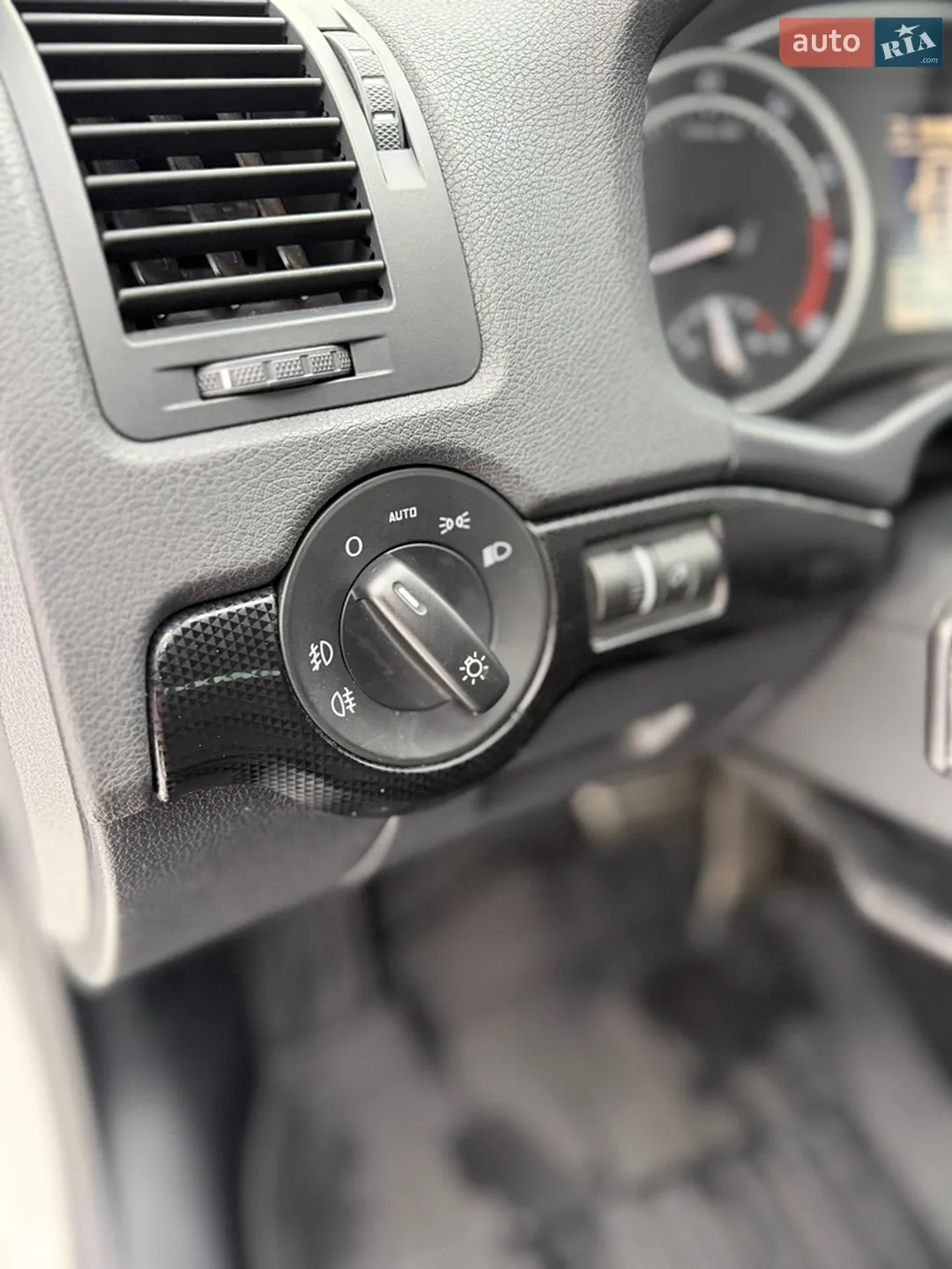 2012 Skoda Octavia - мініатюра 13
