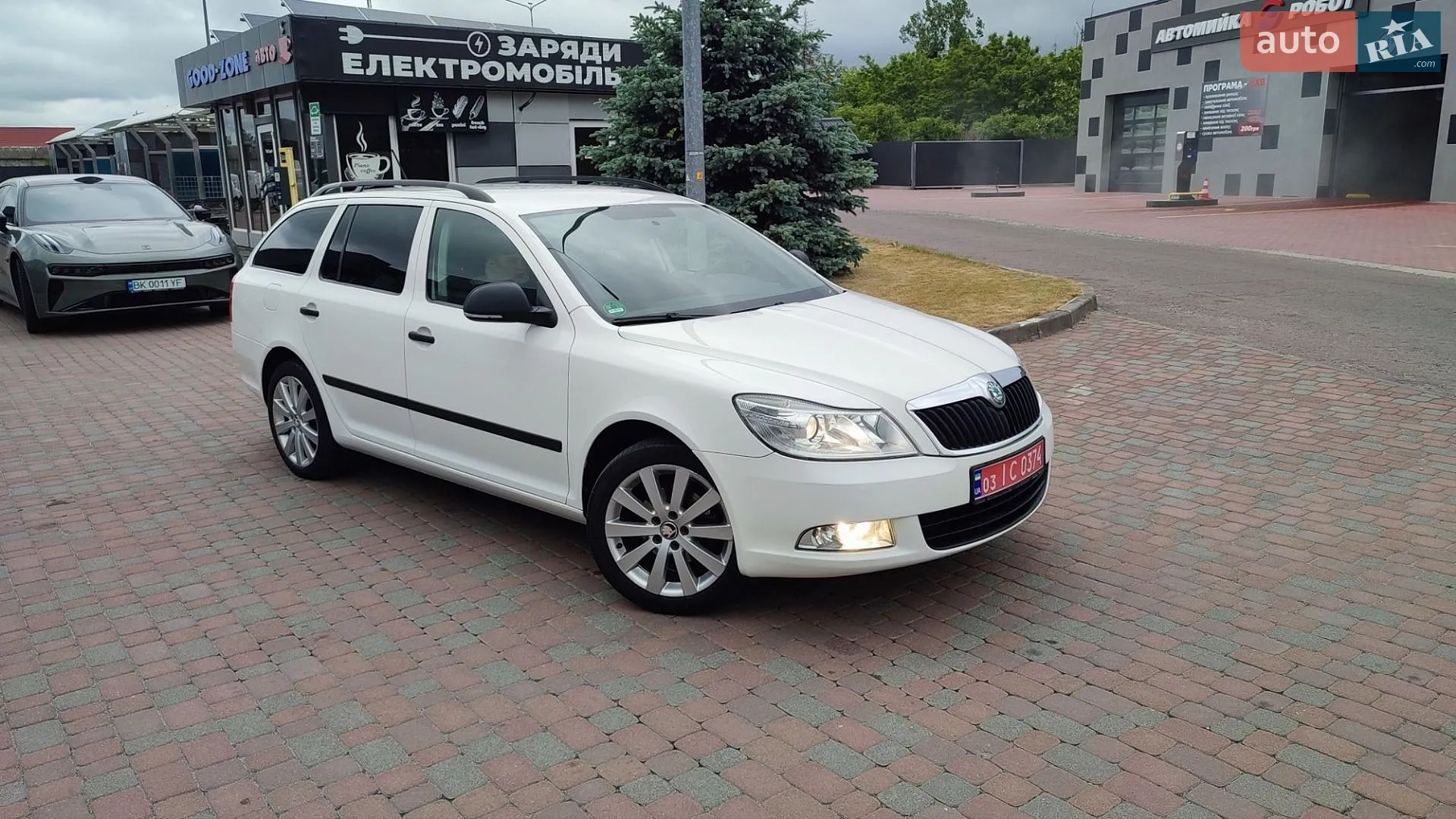 2011 Skoda Octavia - мініатюра 100